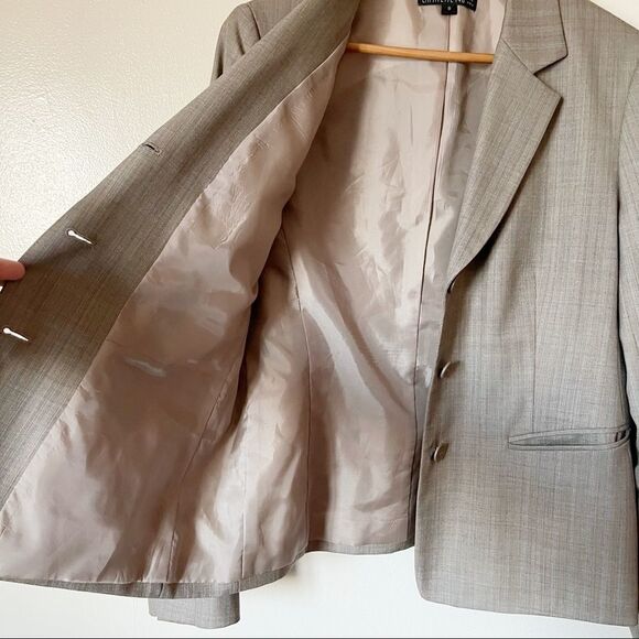 Lafayette 148 NY Gray Button Blazer size 12 preowned - Picture 2 of 7